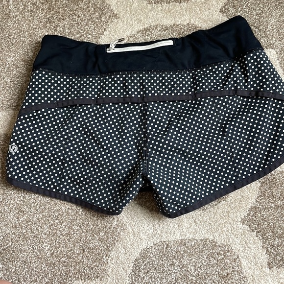 Lululemon speed up shorts - Picture 2 of 2